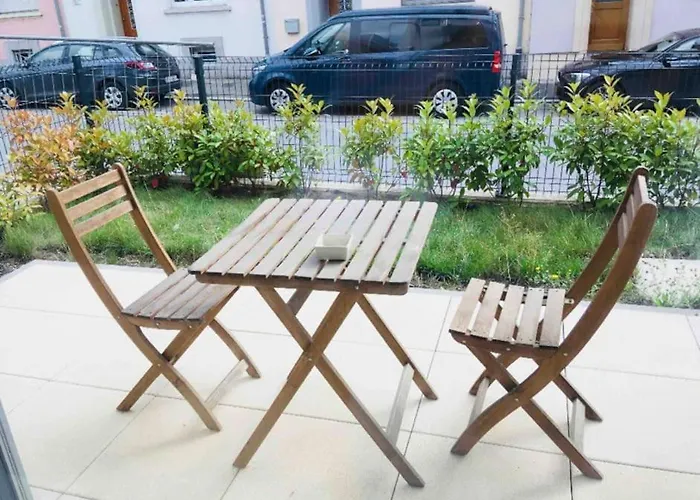 Chic 100M2 Flat In Center With Terrace And Parking
