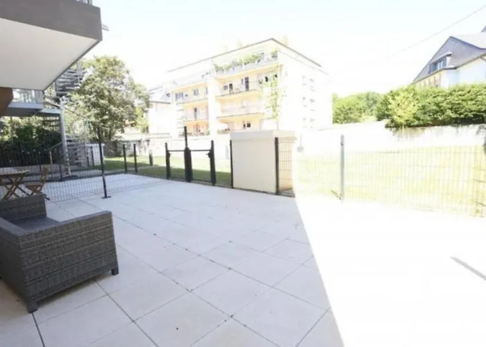 Chic 100M2 Flat In Center With Terrace And Parking